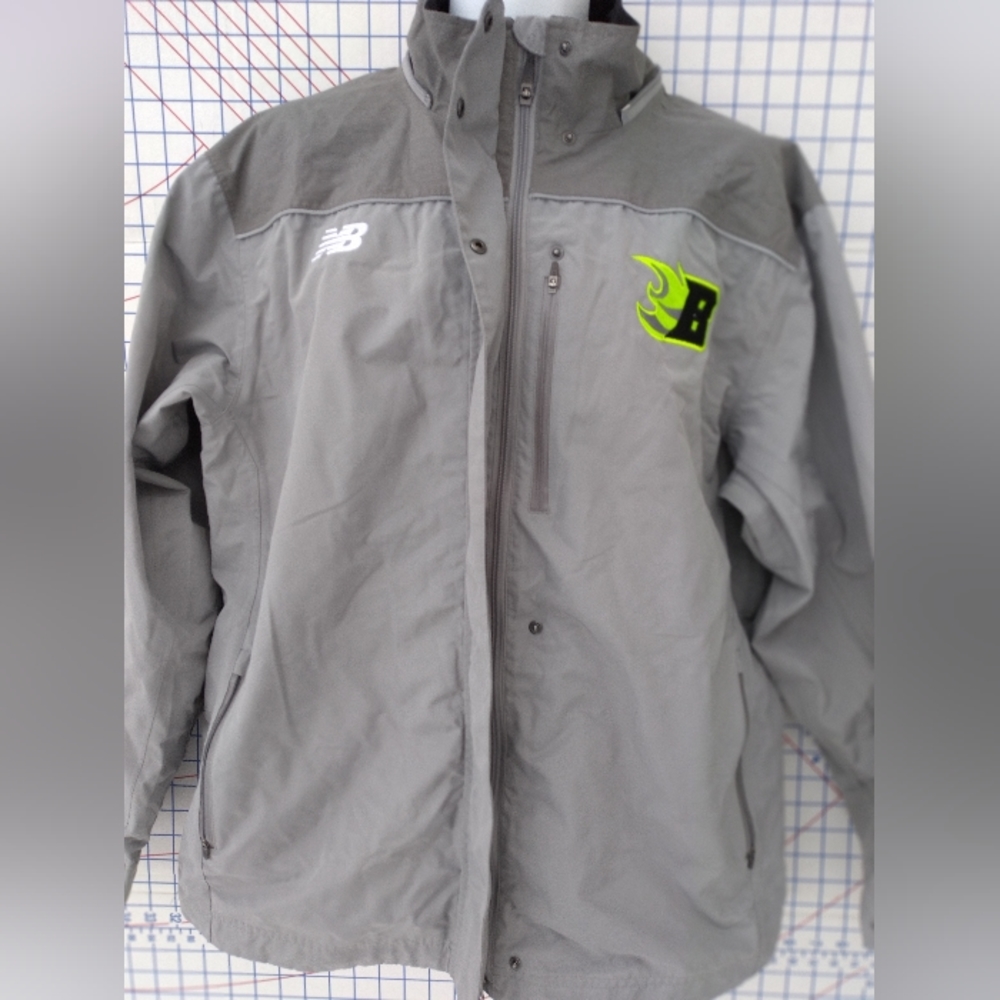New balance jacket - Picture 2 of 7